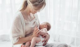 Bebekler Kaç Yaşına Kadar Emzirmeli?