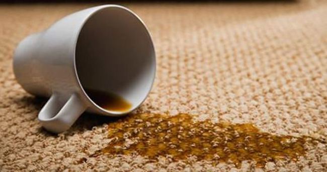 Halıya Dökülen Kahve ve Çay Lekesi Nasıl Temizlenir? 